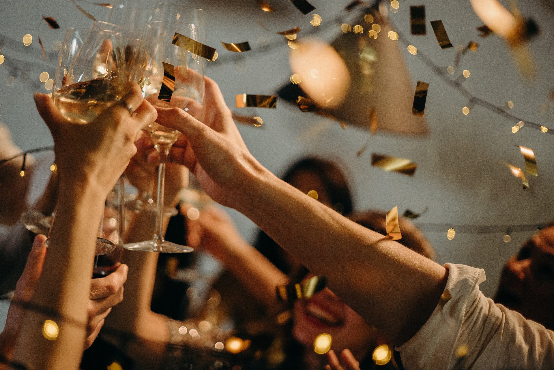 Skab en festlig fest for dine gæster – sådan gør du